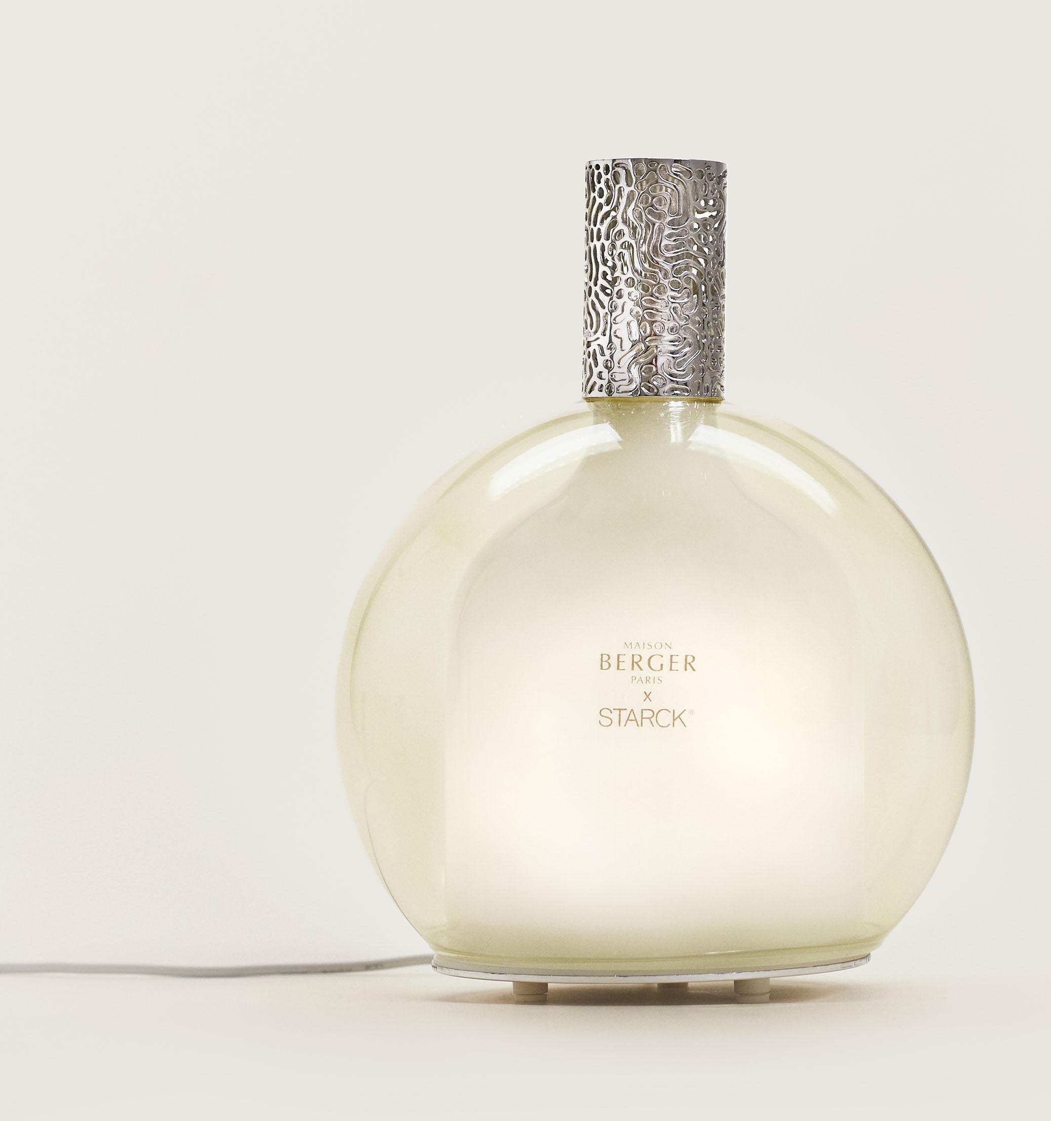 Аромалампа by Starck зеленая с ароматом Peau d'ailleurs 475мл Maison Berger