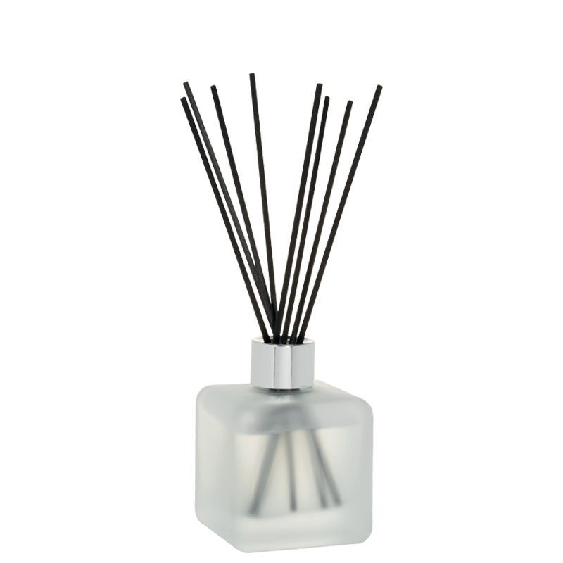 Аромадиффузор "Снежная зима" 125мл с ароматом "Морозная хвоя" 200мл Maison Berger