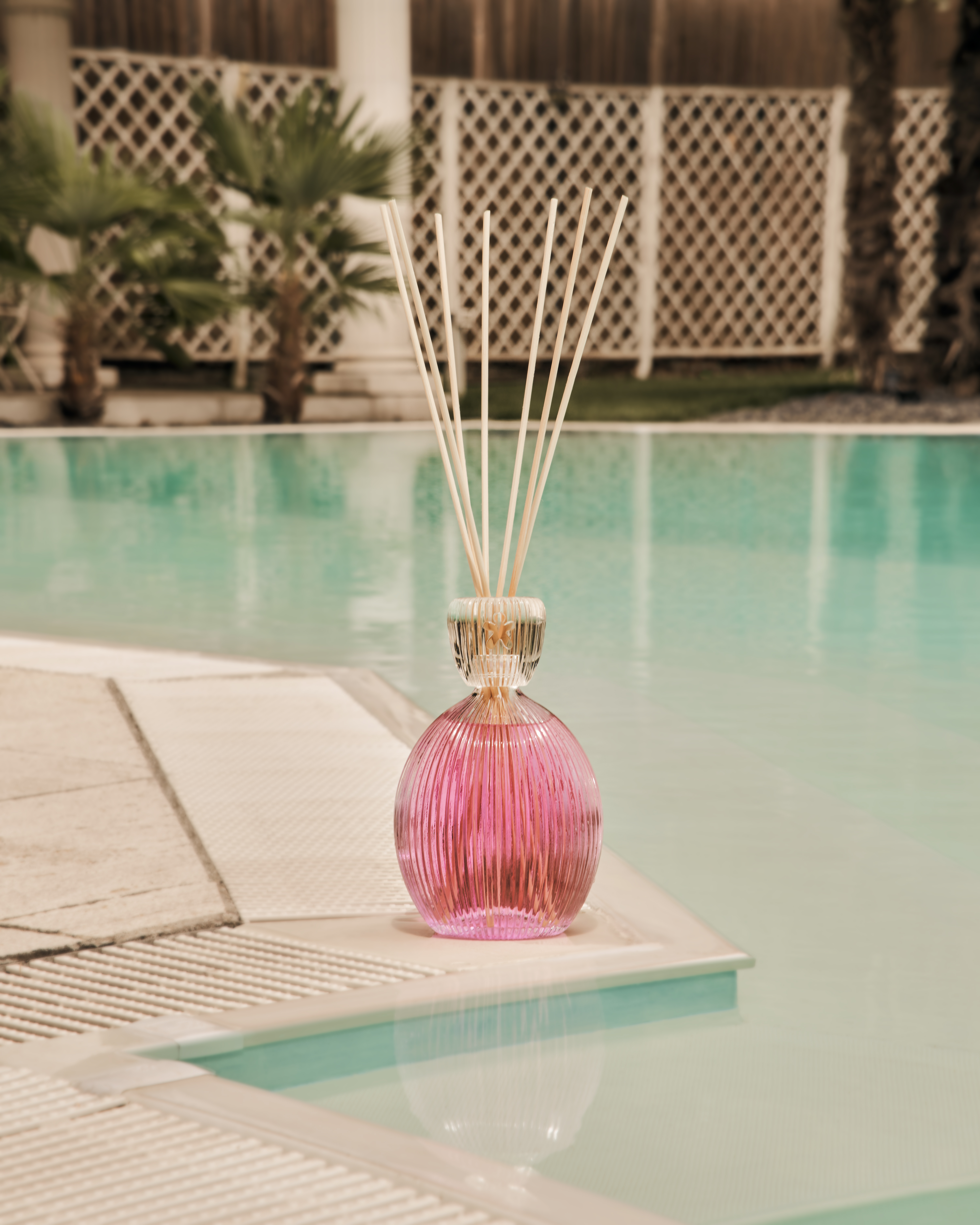 Аромадиффузор "QUEEN 02" 500мл Mr&Mrs Fragrance