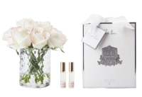 Букет светло-розовых роз в прозрачной вазе "ёлочка" белая коробка Cote Noire