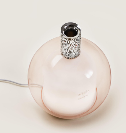 Аромалампа by Starck розовая с ароматом Peau de Soie 475мл Maison Berger