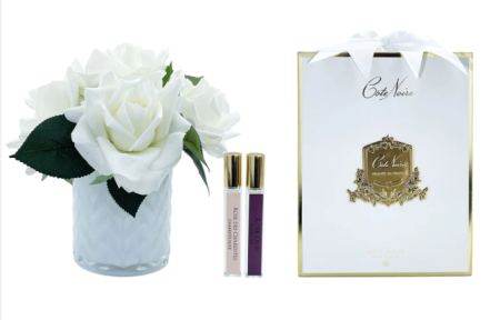Аромабукет белых роз с листьями в белой вазе "ёлочка" Cote Noire
