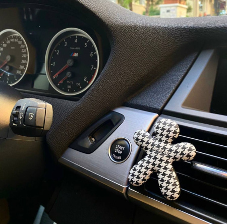 Ароматизатор для авто NIKI черно-белый "Черная орхидея" Mr&Mrs Fragrance