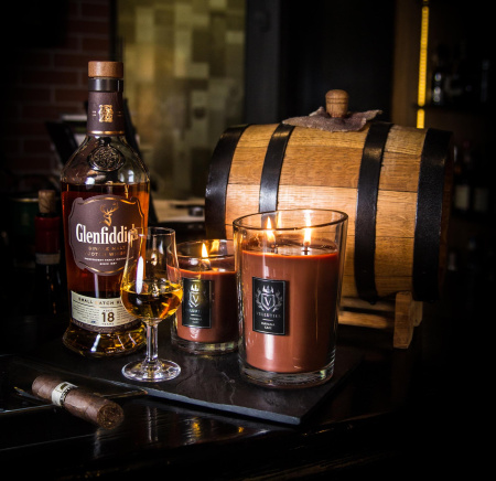 Аромасвеча "Сигарная комната" 90гр Vellutier