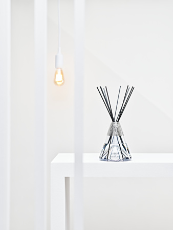 Аромадиффузор by Starck серый с ароматом  Peau de Pierre 400мл Maison Berger