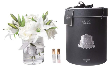 Большой букет розы и лилии в белом цвете Cote Noire