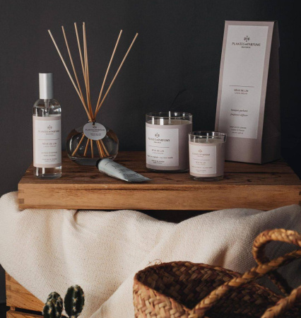 Аромасвеча "Нежность льна" 180г Plantes et Parfums