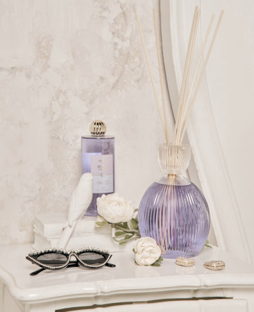 Аромадиффузор "QUEEN 04" 1000мл Mr&Mrs Fragrance