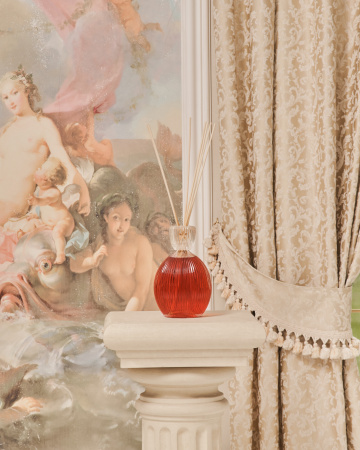 Аромадиффузор "QUEEN 05" 1000мл Mr&Mrs Fragrance