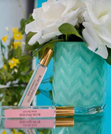 Букет белых роз в бирюзовой вазе "ёлочка" Cote Noire