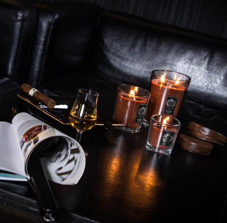 Аромасвеча "Клуб джентельменов" 225гр Vellutier